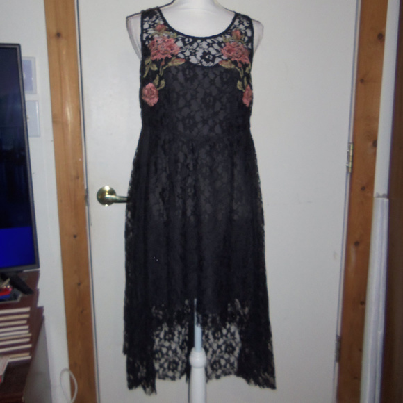 Free People Dresses & Skirts - Free People Lace Dress High Low Floral Embroidered